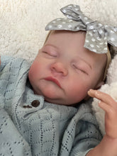 Load image into Gallery viewer, 19 Inch Reborn Baby Dolls That Look Real Life Handmade Silicone Newborn Baby Doll therapy for Alzheimer Dementia Patients
