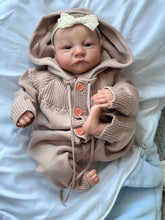 Загрузить изображение в средство просмотра галереи, Real Life Reborn Baby Dolls Silicone Realistic Soft Vinyl Newborn Baby Dolls That Look Real

